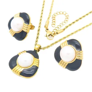Parure de bijoux vintage en émail noir et perles avec collier chaîne torsadée