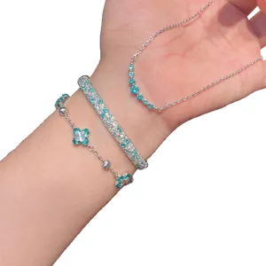 Juego de joyas verde menta con pulsera de flores y collar de cristal plata