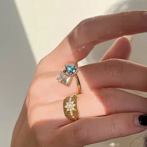 Französischer Palaststil Blaue Zirkonia Ring Vergoldet Toi Et Moi Design Retro Nischen Kupfer Finger Schmuck Für Damen