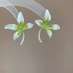 Orecchini a Bottone a Forma di Iris in Lega Minimalista Con Perno in Argento Smalto a Goccia Sfumatura Verde Bianco 3D