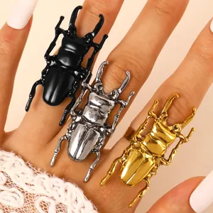 Anelli a forma di scarabeo insetto esagerati in nero argento e oro per uomo e donna