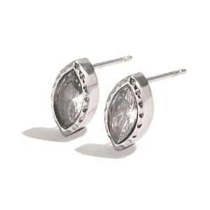 Boucles d'oreilles marquise en zircon et acier inoxydable texturé, fini argenté.
