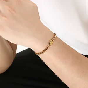 Minimalistisches Armband aus goldenem Edelstahl mit lippenförmigen Gliedern