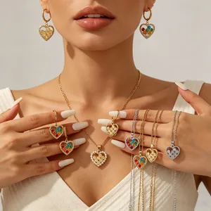 Collier Pendentif Cœur en Acier Inoxydable avec Strass Boucles d'Oreilles Perles Artificielles Bijoux de Mode Femme