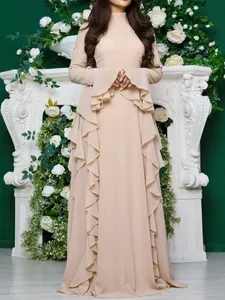 Robe longue élégante beige à manches longues et volants pour femme