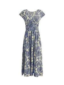 Πλήρης άποψη vintage μάξι φορέματος με μπλε τύπωμα damask και λαιμόκοψη V