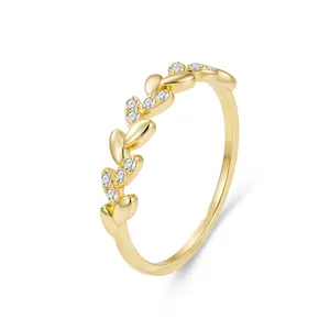 Elegant minimalist gold wheat ear ring with pavé stones in 925 sterling silver