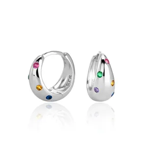 Élégantes boucles d'oreilles créoles en argent 925 avec zircons cubiques colorés
