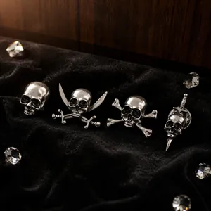 Vintage Gothic Skull Dagger Alloy Brooch Pin For Halloween Pirate Skull Crossbones Antique Silver Metal Clothing Accessories