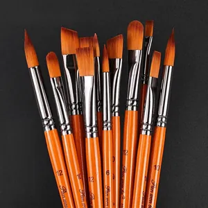 Professional nylon paintbrush set with various tips for oil and watercolor painting
