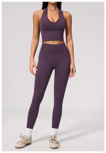 Atmungsaktives nahtloses Neckholder-Yoga-Bra und Leggings-Set in Dunkelviolett