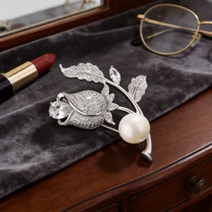 Eleganter Rosenblüten-Brosche Kupfer Zirkon Künstliche Perle Anstecknadel Für Damen Mode Hochzeit Bankett Mantel Anzug Schmuck Geschenk