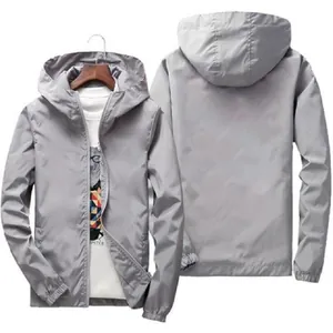 Stylish grey men's hooded jacket casual windbreaker for spring and autumn outdoor wear