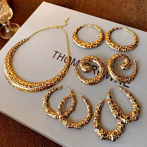 Vintage European Leopard Print Geometric U-Shaped Choker And Oversized Spiral Hoop Earrings For Women Personality Jewelry