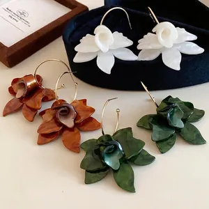 Vintage floral resin hoop earrings with silver needle, elegant jewelry for women
