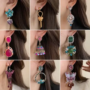 Vintage Court Style Flower Butterfly Drop Earrings Luxury Inlaid Rhinestone Artificial Pearl Alloy Jewelry For Women