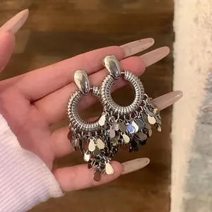 Luxus Metall Runde Texturierte Pailletten Quasten Ohrringe Mit 925 Sterling Silber Ohrstecker Elegant Silber Geometrische Hängeohrringe Für Damen