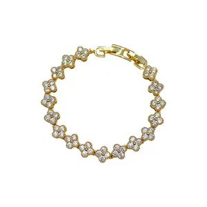Sparkling gold-plated flower bracelet encrusted with cubic zirconia stones for women