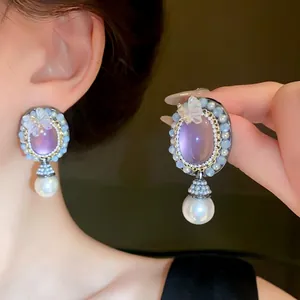 Vintage Palace Style Oval Butterfly Earrings Alloy Artificial Pearl Drop Earrings With Silver Earring Post Elegant Women Jewelry