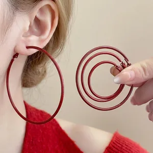 Grandi orecchini a cerchio geometrici rossi minimalisti con aghi in argento per lo stile