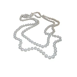 Elegante lange weiße Perlenhalskette minimalistische mehrlagige Pulloverkette für Damen Mode