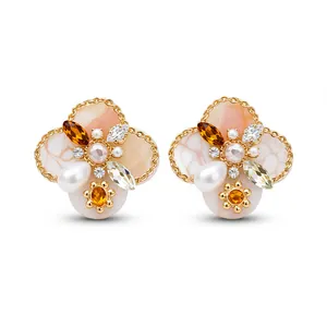 Vintage 18K gold plated flower stud earrings with elegant pearls and sparkling zircons