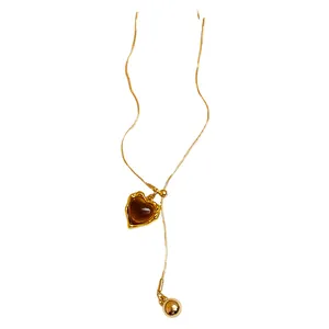 Vintage Maillard style heart resin pendant adjustable long sweater chain necklace