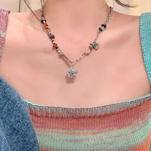 Süße und coole Perlen-Herz-Halskette mit Silberkette für die Damenmode im Trend