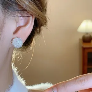 Elegant zircon flower cluster stud earrings with pearls and silver pin for women