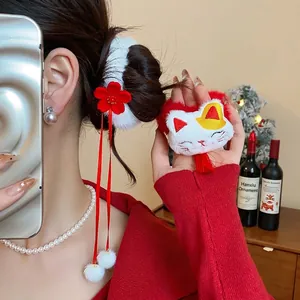 Anello per Capelli in Peluche a Forma di Gatto con Fiori Rosso per Capodanno Elastici per Capelli con Nappa Dolce Fatti a Mano