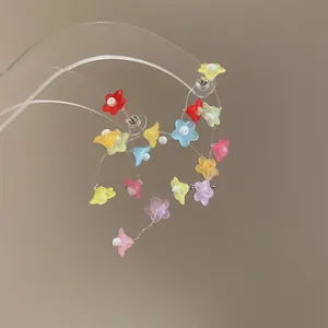 Bunte Quastenohrringe im Dopamin-Stil mit Blumen- und Sternperlen und Silbernadeln