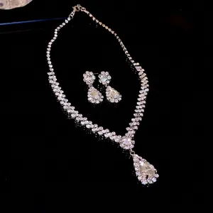 Elegant luxury teardrop rhinestone necklace and earring jewelry set for formal wear