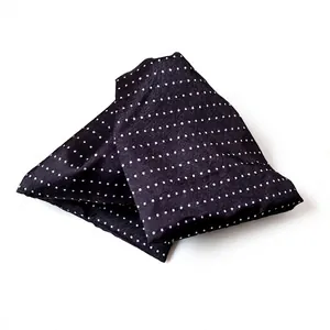 Pince à cheveux élégante en tissu noir à pois blancs de style coréen minimaliste.
