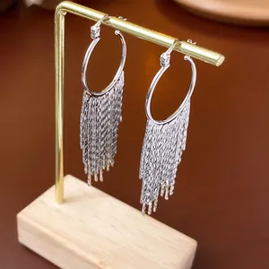 Boucles d'oreilles créoles élégantes argentées avec franges en chaîne métallique en cascade