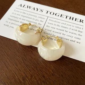 Retro cream marble swirl U-shape basket hoop earrings with gold-plated clasp
