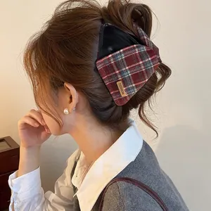 Vintage Leather Fabric Grid Splicing Shark Hair Clip For Women Retro Large Hair Claw Elegant Commuter Styling Hair Accessories