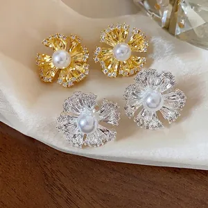 18k Gold Plated Flower Artificial Pearl Ear Clips French Style Elegant Zirconia Earrings Non Pierced Women Jewelry