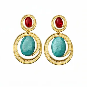 Orecchini pendenti vintage stile corte in oro con pietre in resina rosse e turchesi