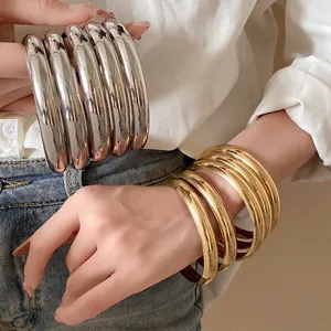 Joncs Ronds en Fer à Surface Lisse Métallique pour Femmes Mode Bracelet en Métal Géométrique Empilable Bijoux Élégants