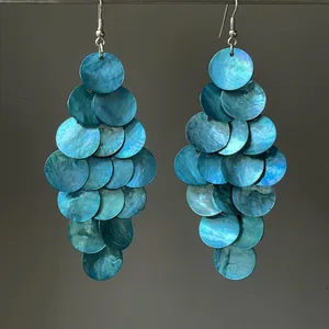 Boucles d'Oreilles Pendantes Bohèmes en Disque de Coquillage avec Glands pour Femmes Style de Vacances Frais Bijoux de Mode
