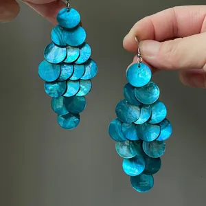 Boucles d'oreilles pendantes en nacre turquoise style bohème pour les vacances été