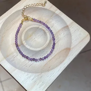 Bracelet élégant en perles d'améthyste violette facettées avec chaîne d'extension plaquée or