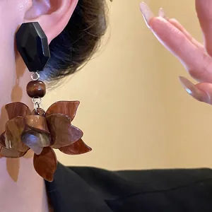 Vintage Maillard brown resin flower dangle earrings with elegant S925 silver needle