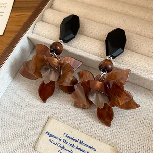 Vintage resin flower drop earrings in Maillard brown marble with black geometric studs