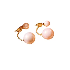 Pendientes elegantes de doble perla vintage con diseño chapado en oro para mujeres