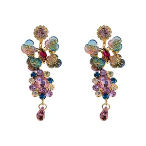 Eleganti orecchini a goccia fiore in cristallo colorato stile vintage palazzo retrò.