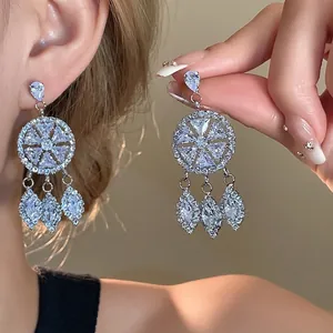 Luxuriöse Kupfer Runde Sternenregen Strass Quasten Ohrhänger Mit Silber Ohrringpfosten Elegante Hochzeit Party Schmuck Für Damen