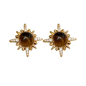 Orecchini a sole placcati oro 18 carati con pietra occhio di tigre e zirconi brillanti