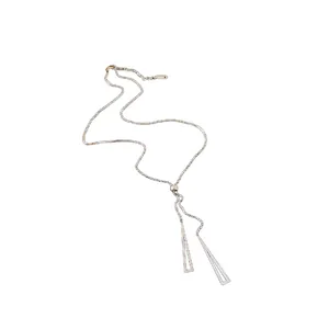 Collar largo ajustable de plata con colgantes geométricos de triángulo hueco para mujer.