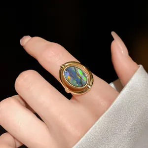 Eleganter Vintage-Ring vergoldet mit ovaler irisierender Abalone-Muschel
